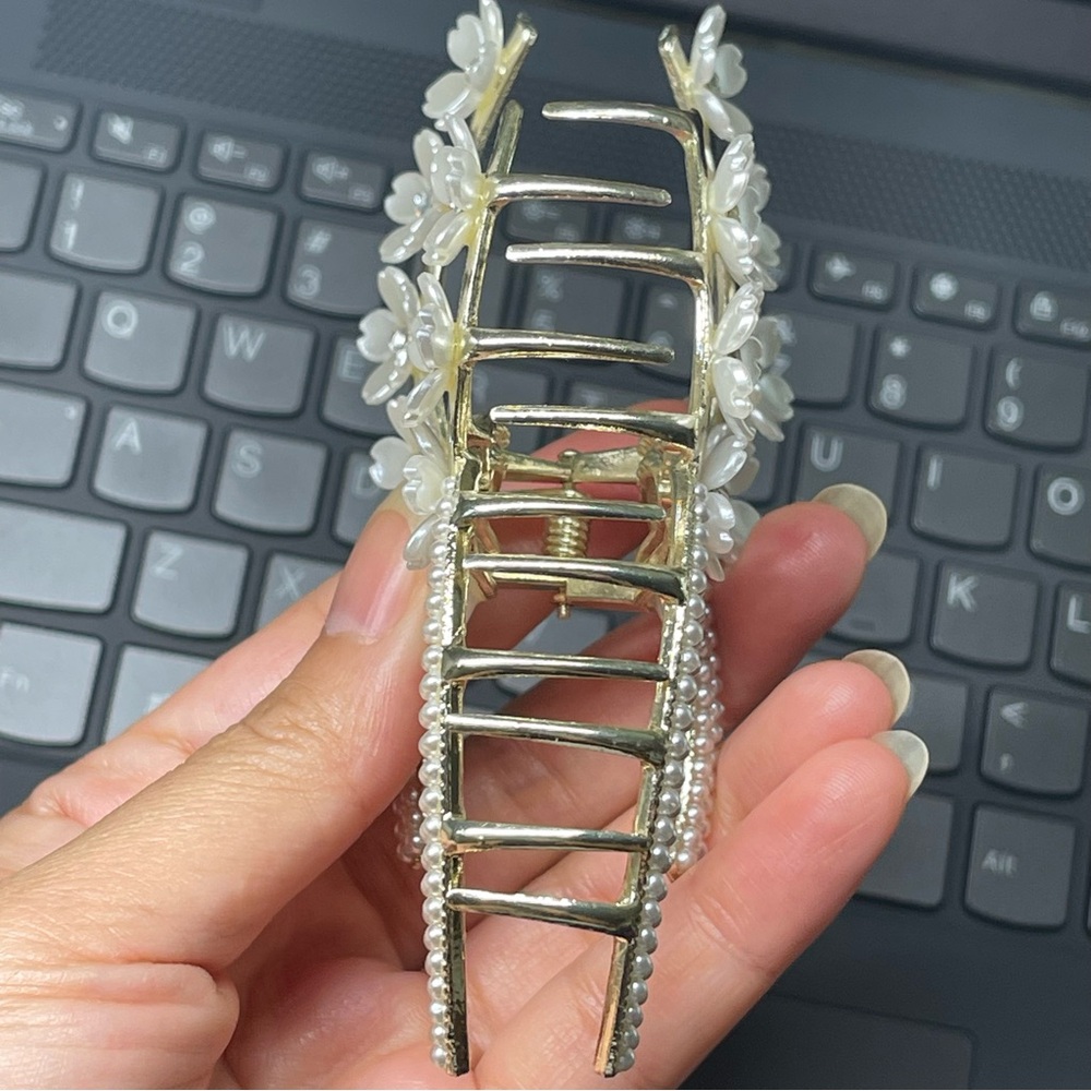 Brand new high-quality flower hair clip - Picture 4 of 12